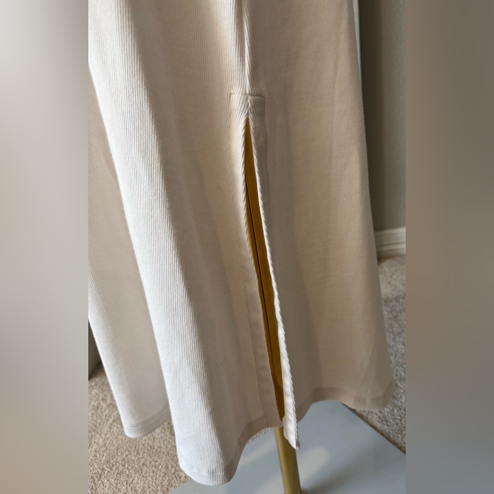 AYR The Moderne Dress Seashell Cream Color Ribbed T-Shirt Dress w/ Side Slit - Picture 10 of 15
